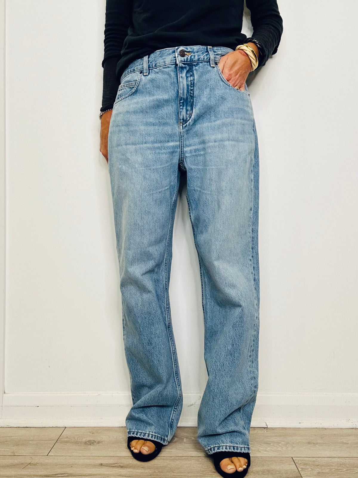 Straight Leg Jeans - Size 31