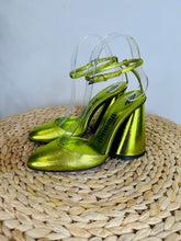 Load image into Gallery viewer, Luz Metallic Heels - Size 37
