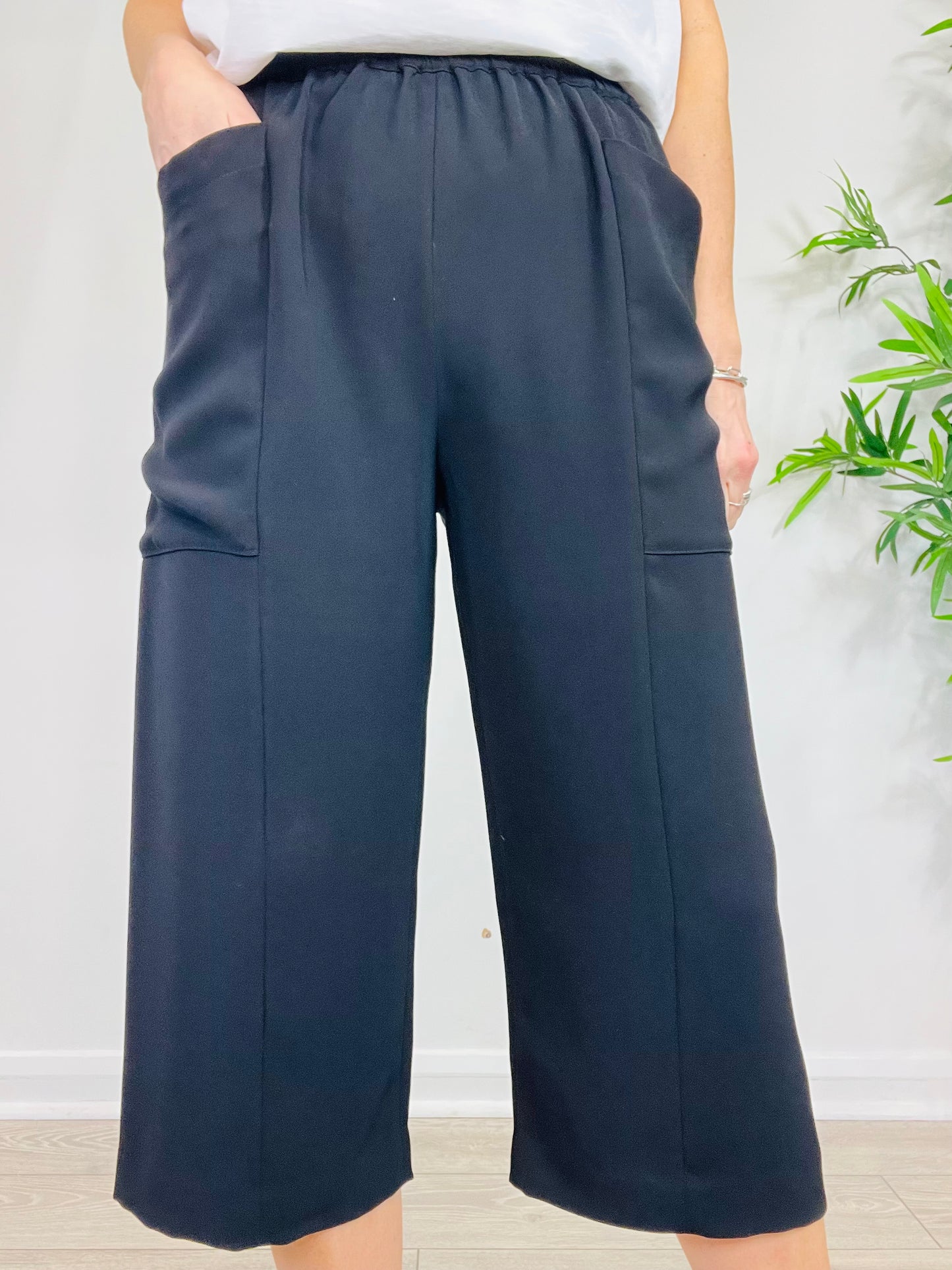 Cropped Trousers - Size 36