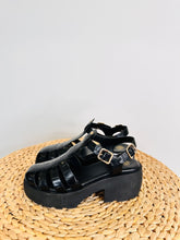 Load image into Gallery viewer, Moc Croc Sandals - Size 39
