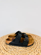 Load image into Gallery viewer, Arizona Sandals - Size 38
