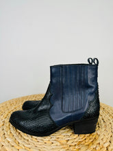 Load image into Gallery viewer, Snakeskin Boots - Size 41
