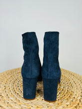 Load image into Gallery viewer, Suede Boots - Size 41
