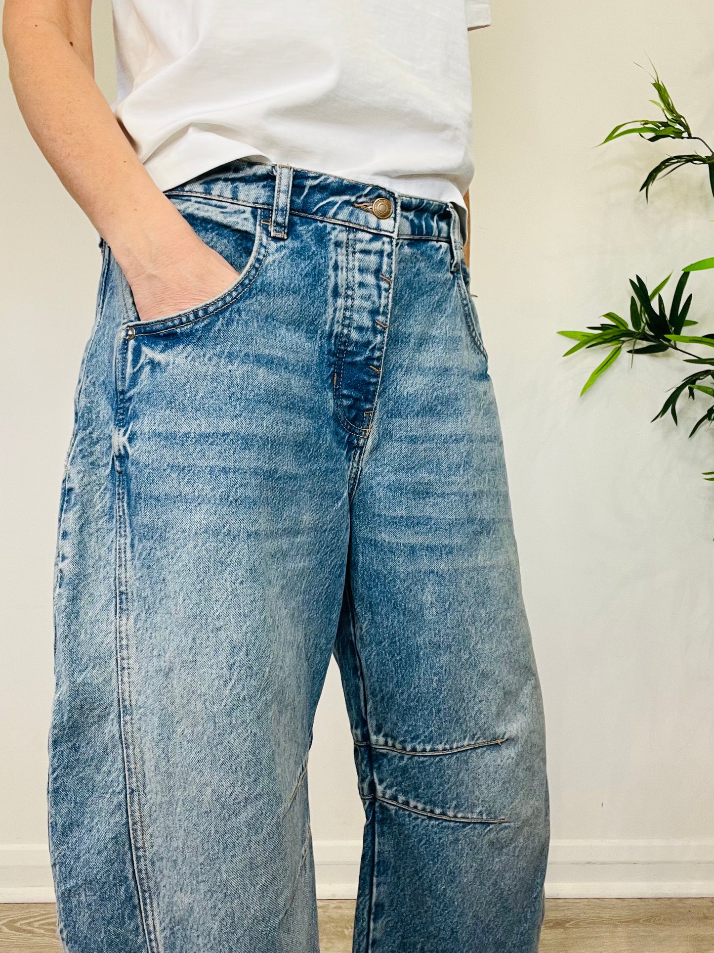 Good Luck Barrel Jeans - Size 30