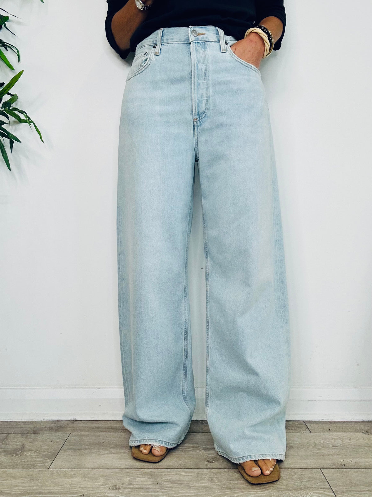 Low Slung Baggy Jeans - Size 26