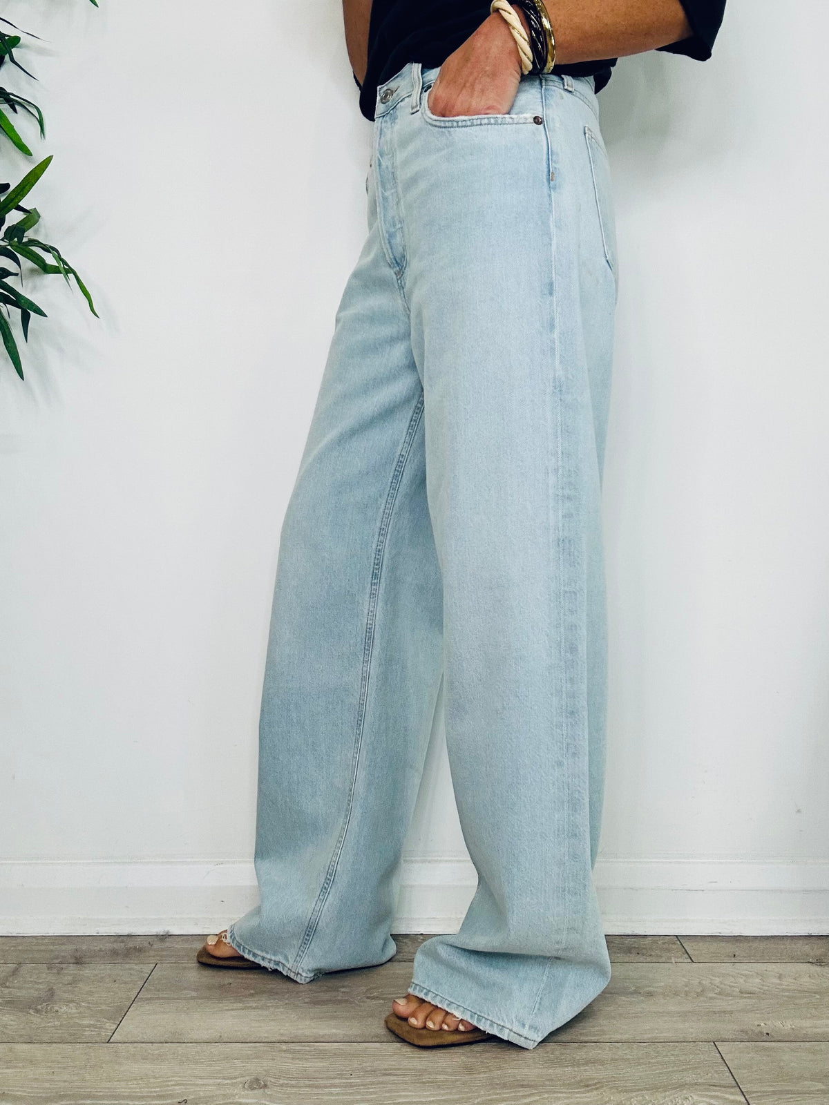 Low Slung Baggy Jeans - Size 26