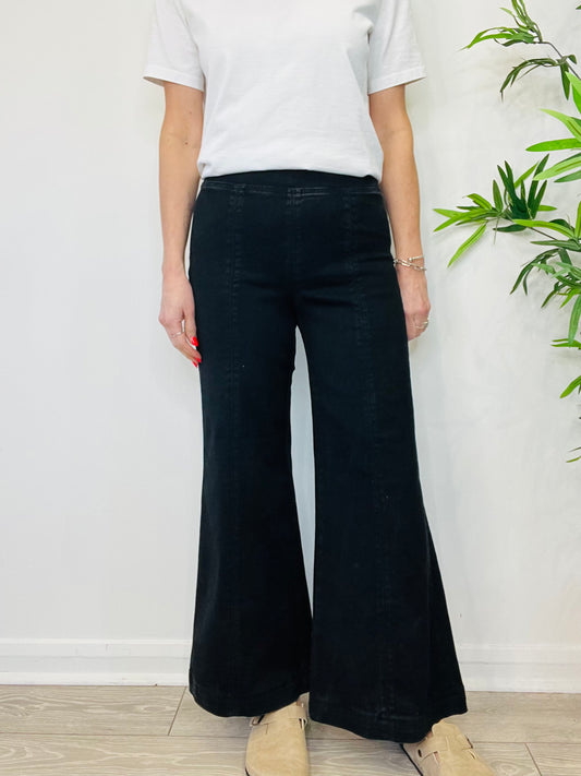 Flared Jeans - Size 26