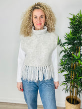 Load image into Gallery viewer, Caroa Fringed Vest - Size M
