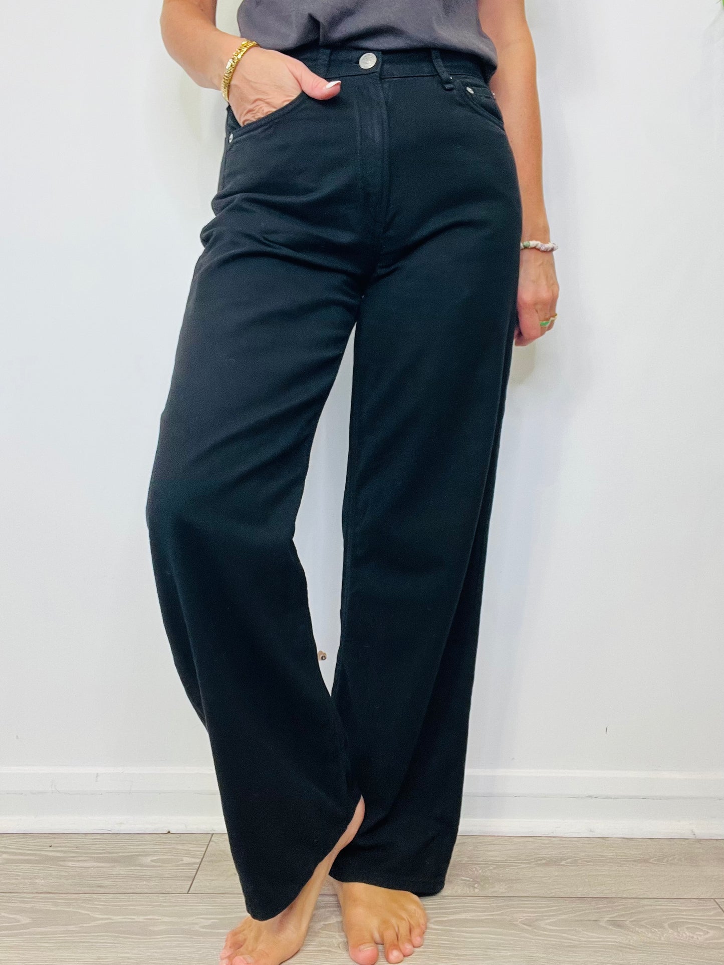 Wide Leg Jeans - Size 28