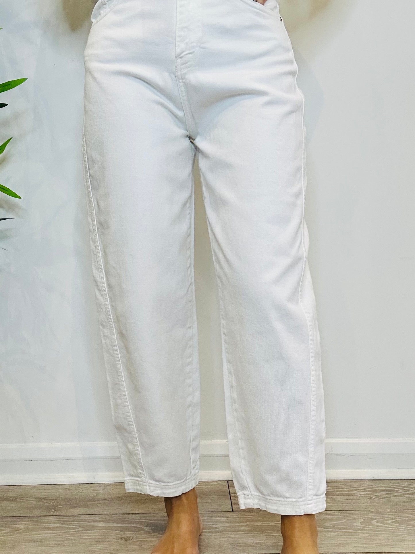 Barrel Leg Jeans - Size 34