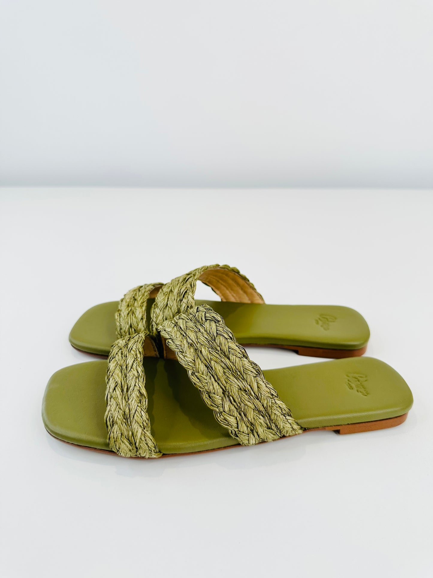 Paz Raffia Slides - Size 38