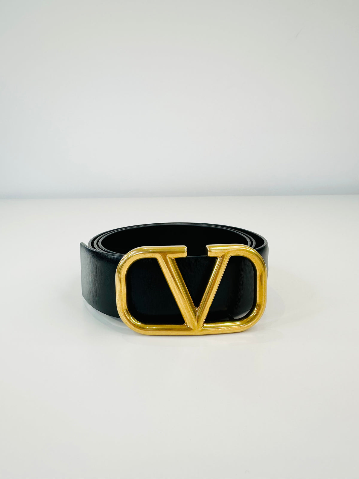 V-Logo Leather Belt - 95cm