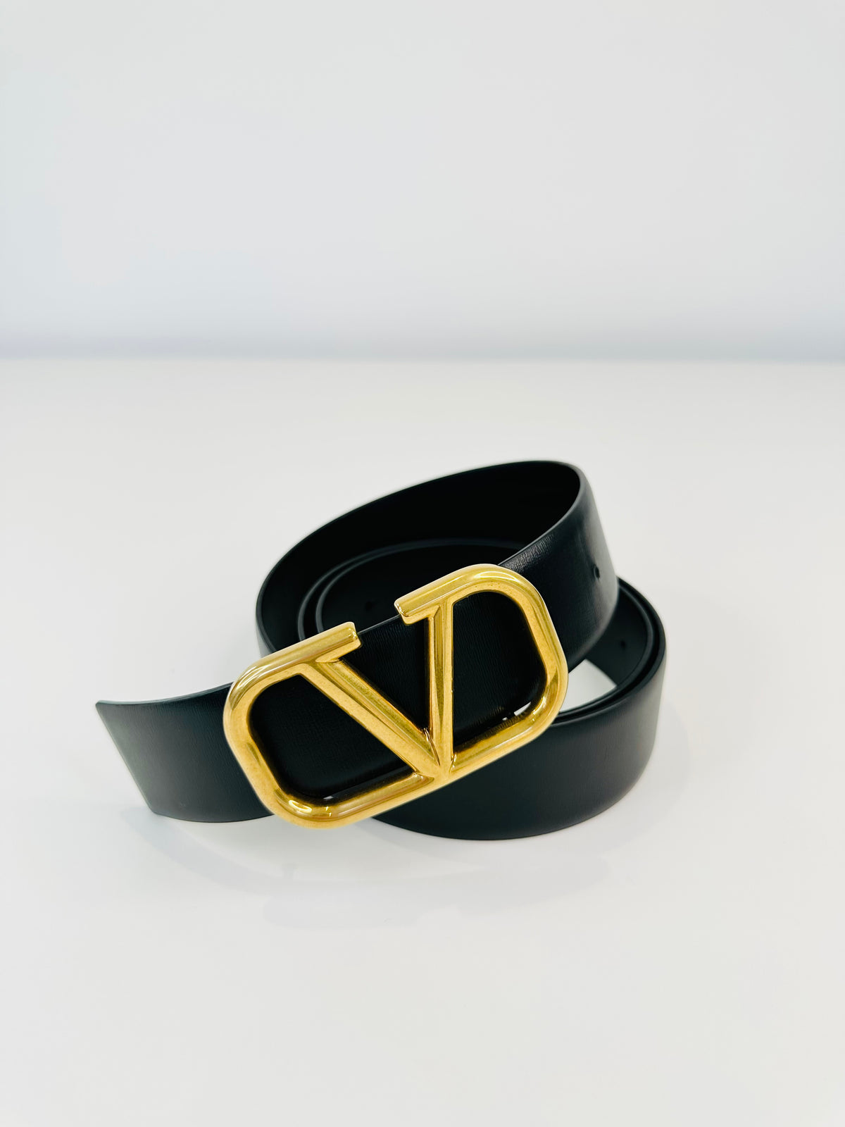 V-Logo Leather Belt - 95cm