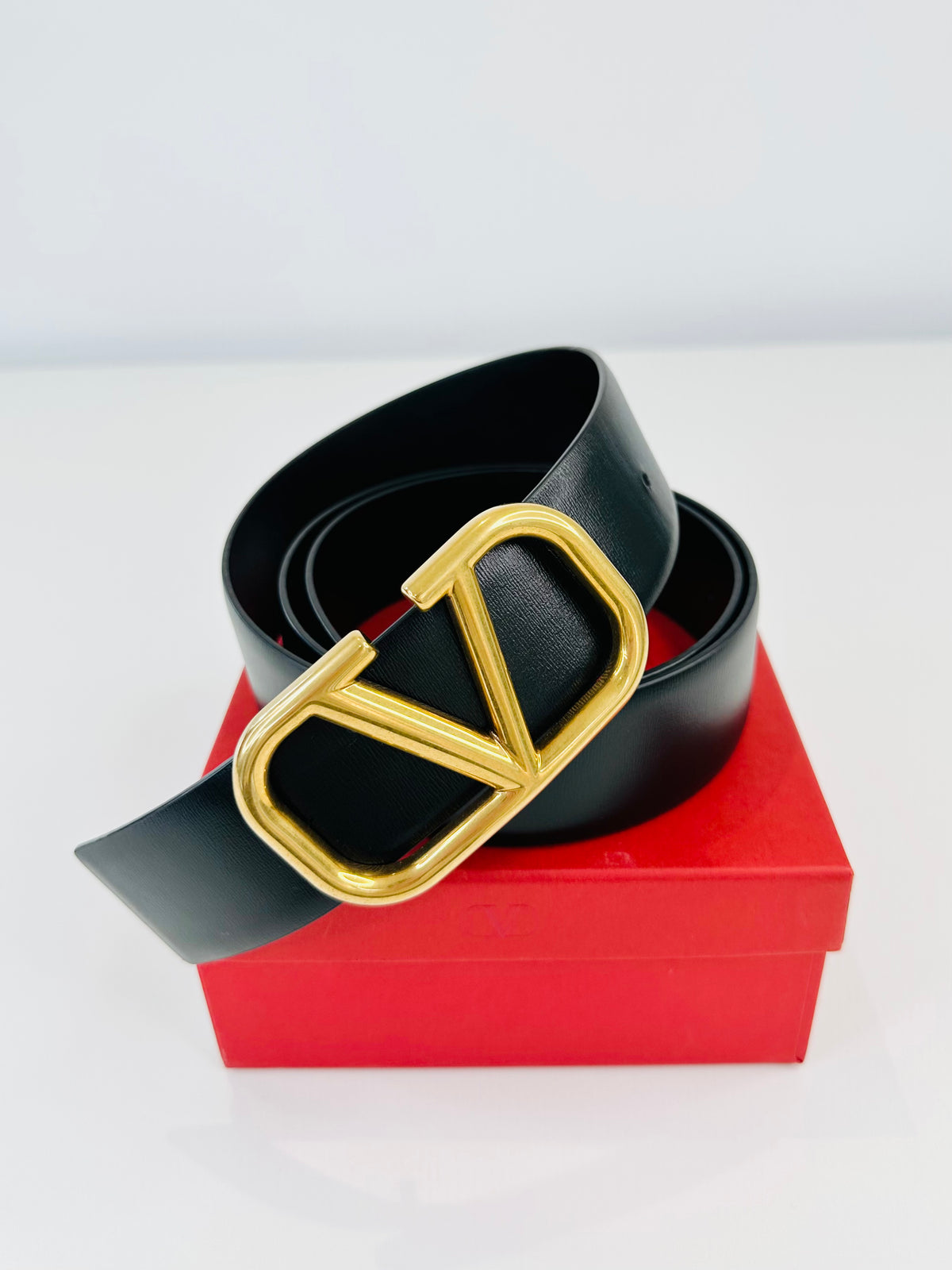 V-Logo Leather Belt - 95cm