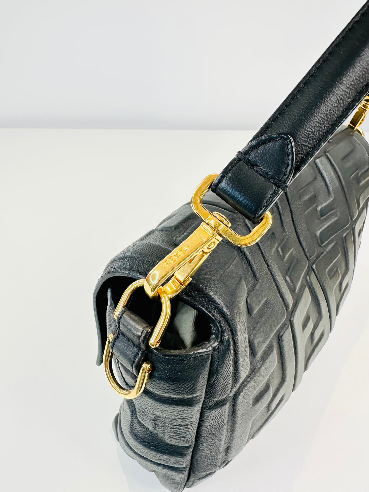 Medium Leather Baguette Shoulder Bag