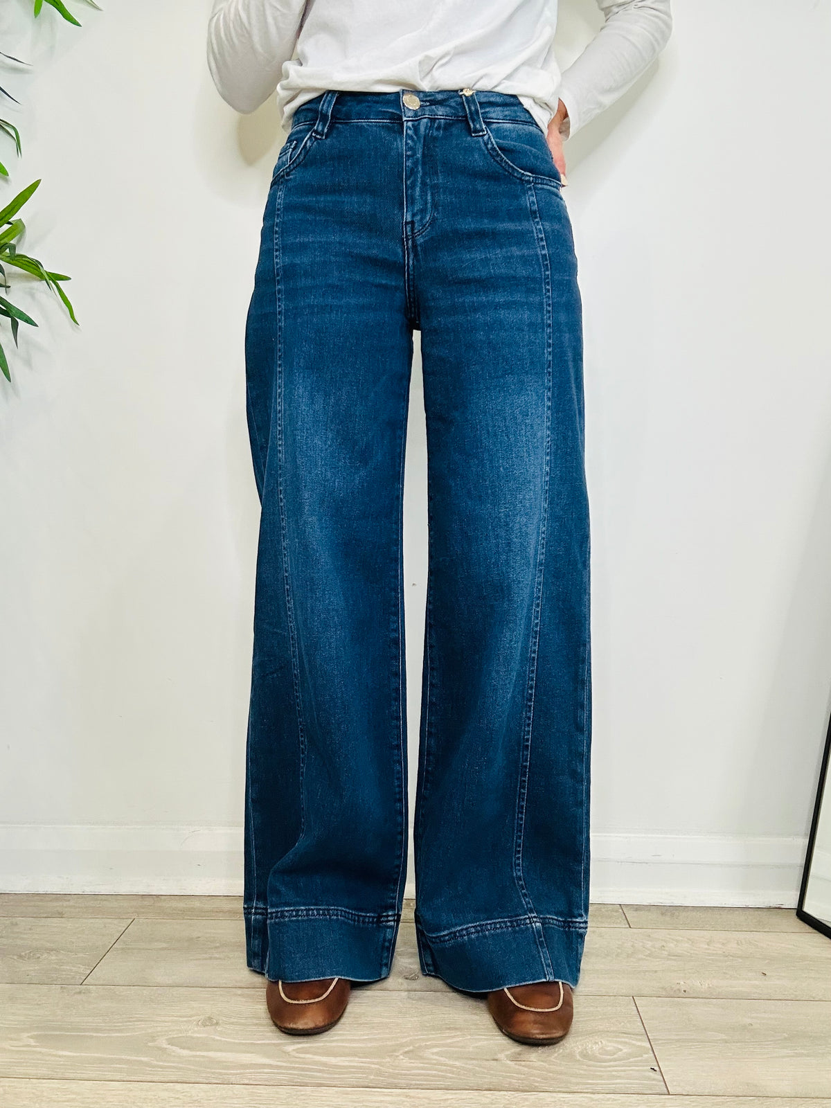 Epic Wide Leg Jeans - Size 25