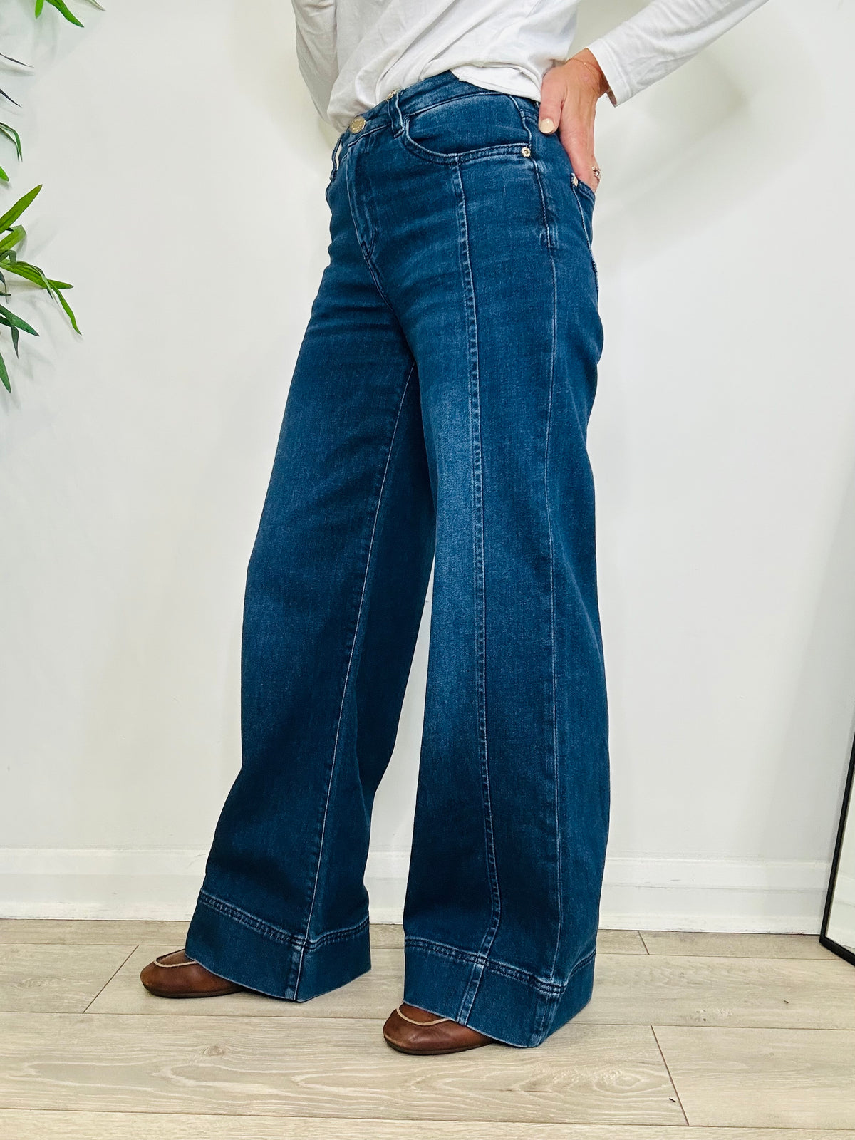 Epic Wide Leg Jeans - Size 25