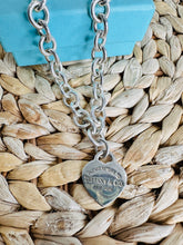 Load image into Gallery viewer, Heart Tag Chain Link Necklace

