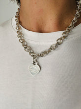 Load image into Gallery viewer, Heart Tag Chain Link Necklace

