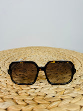 Load image into Gallery viewer, Tortoiseshell Sunglasses
