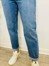 Load image into Gallery viewer, Phoebe Straight Jeans - Size 27
