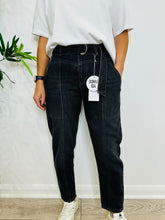 Load image into Gallery viewer, Norma Cargo Jeans - Size 26
