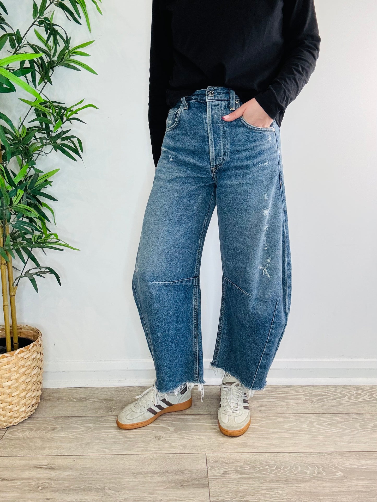 Distressed Horseshoe Jeans - Size 24