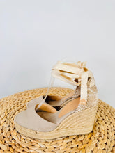 Load image into Gallery viewer, Espadrille Wedges - Size 38
