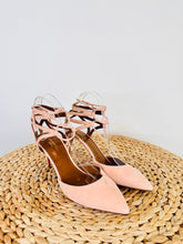 Load image into Gallery viewer, Suede Pumps - Size 39.5
