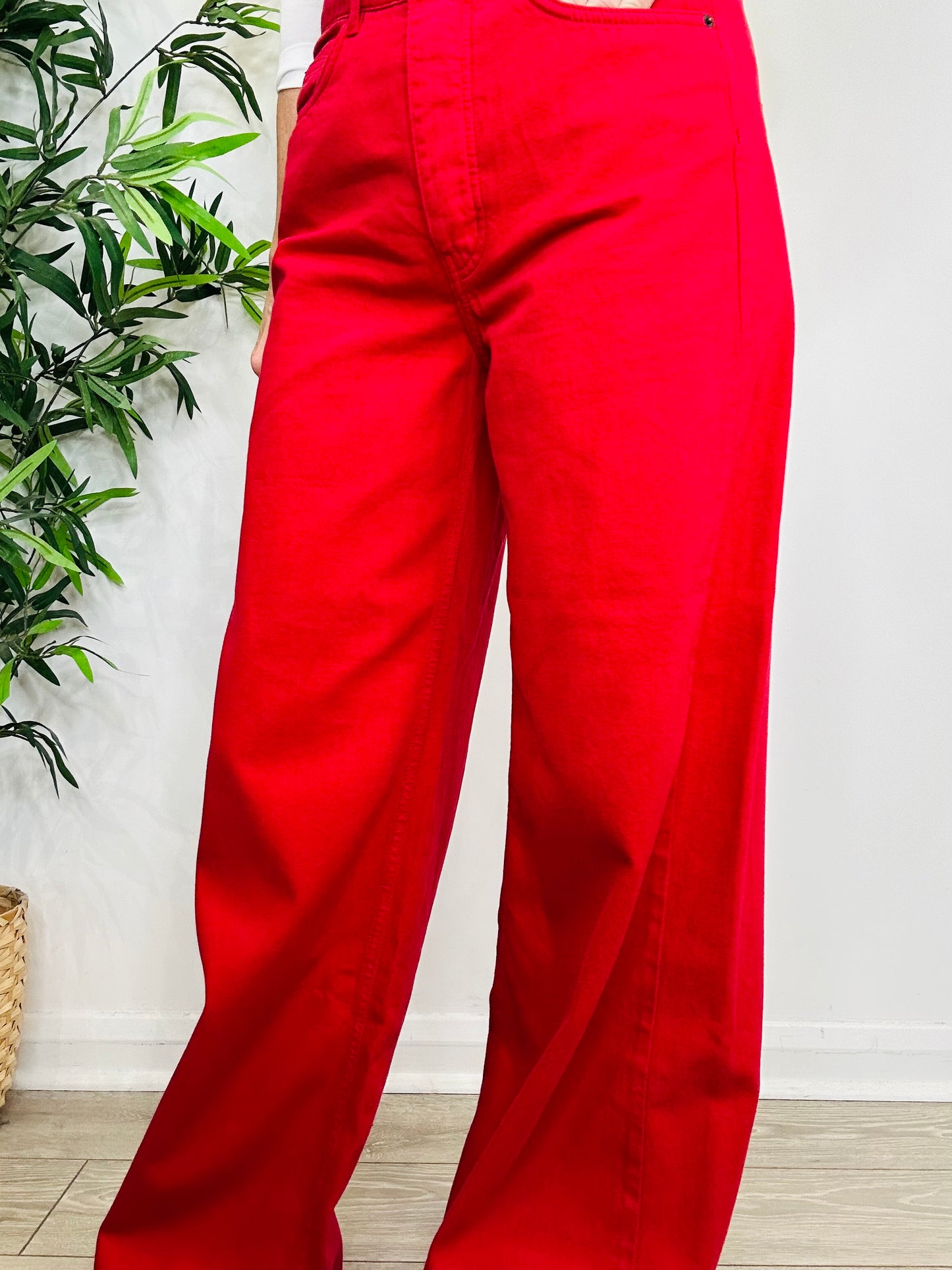 Wide Leg Jeans - Size 28