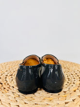Load image into Gallery viewer, Velvet Loafers - Size 38
