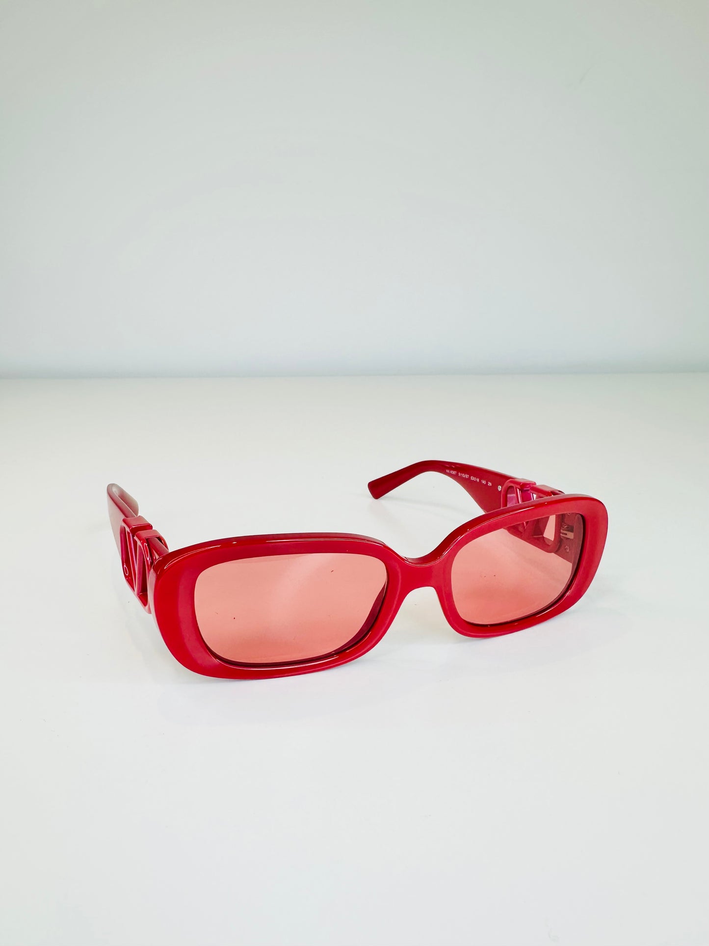 V-logo Sunglasses