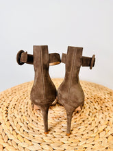 Load image into Gallery viewer, Portofino Sandals - Size 38
