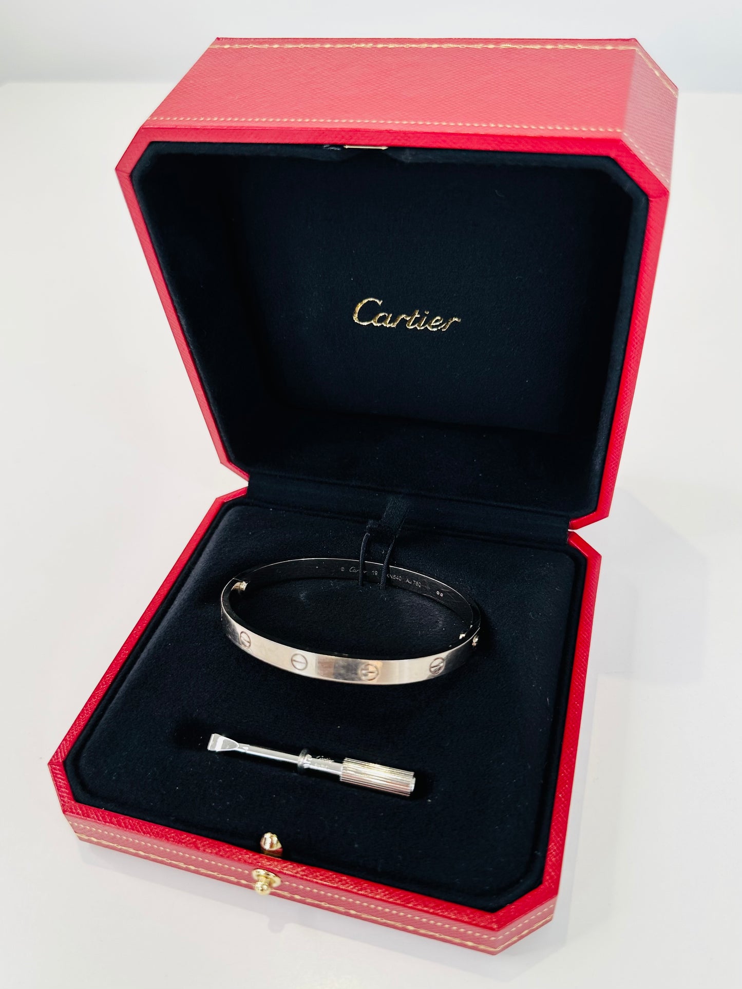 White Gold Love Bracelet - 19cm