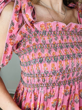Load image into Gallery viewer, Patterned Smocked Dress - Size 16

