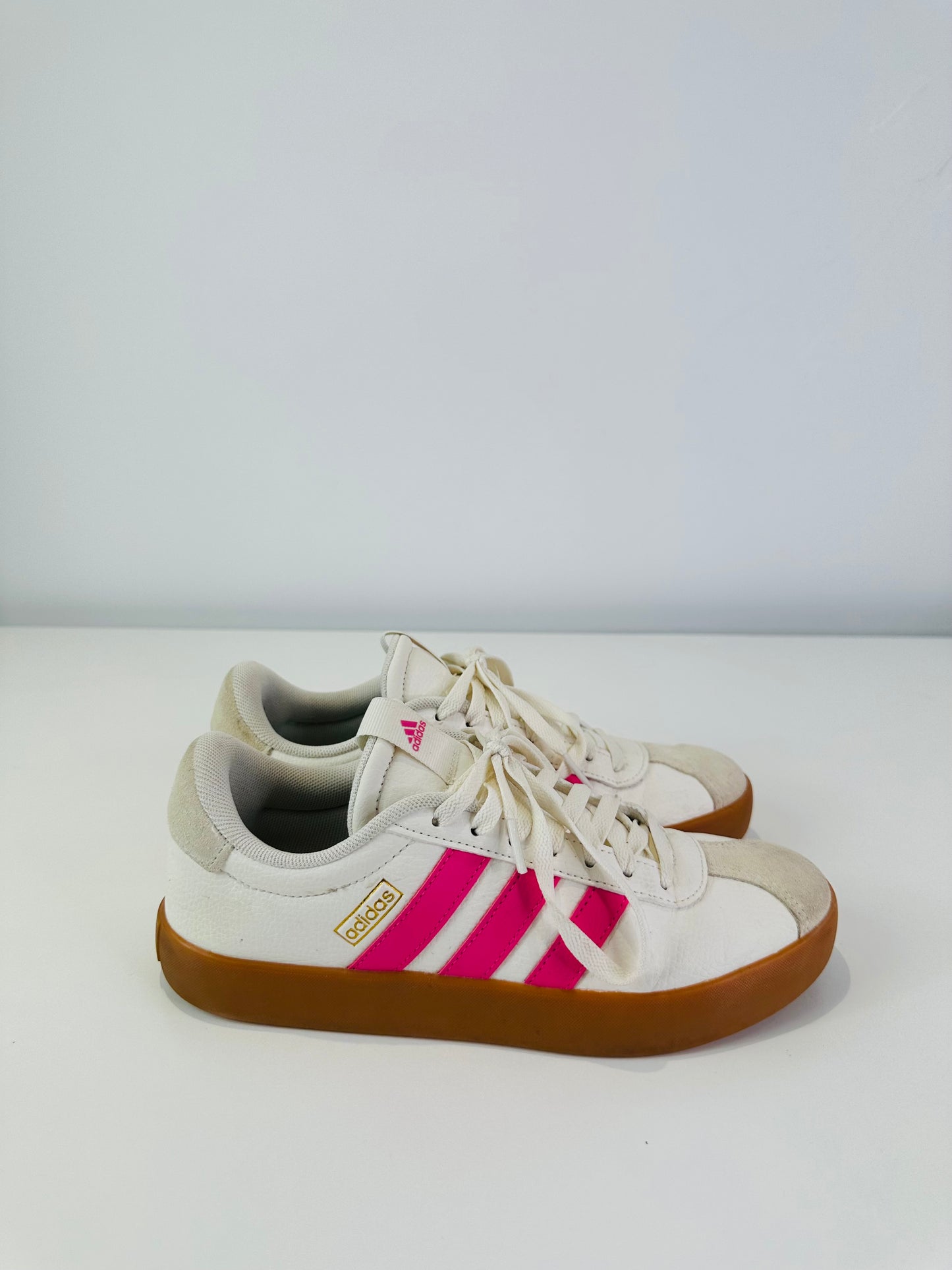 Court Trainers - Size 39