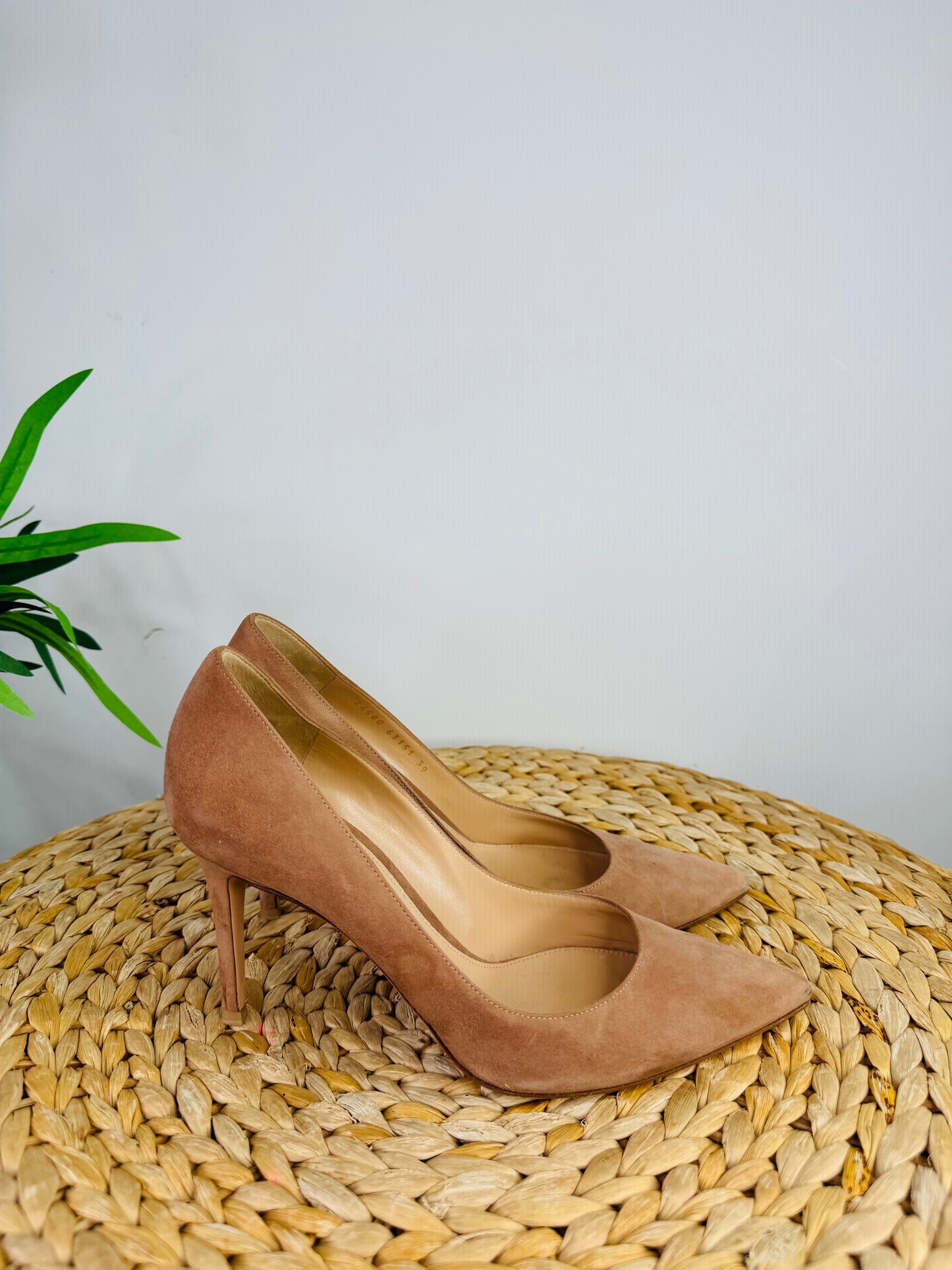 85 Suede Pumps - Size 39