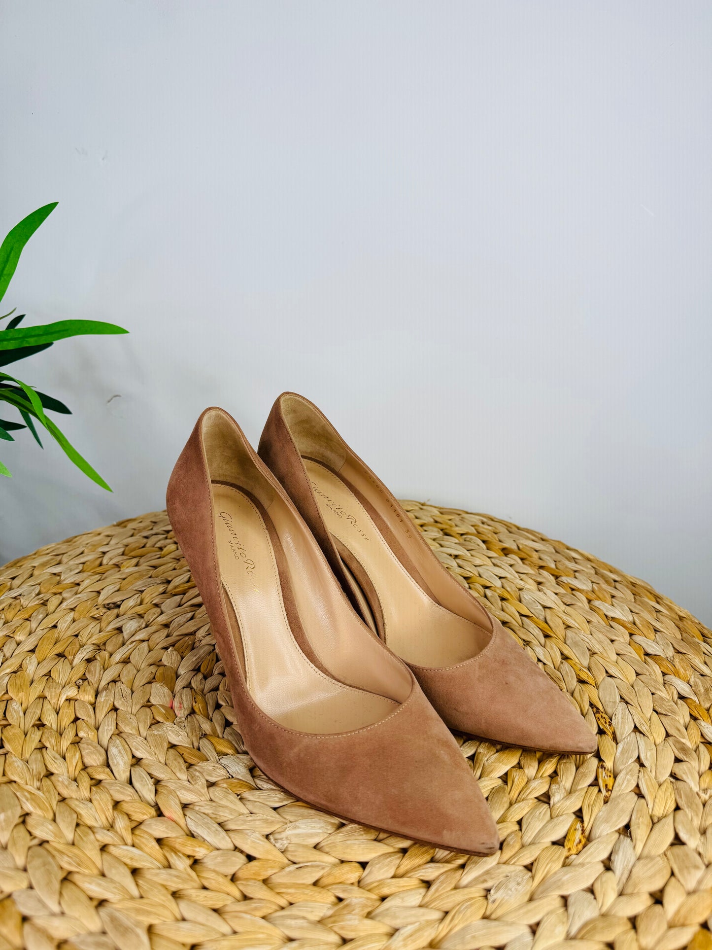 85 Suede Pumps - Size 39
