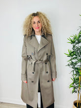 Load image into Gallery viewer, Trench Coat - Size 38
