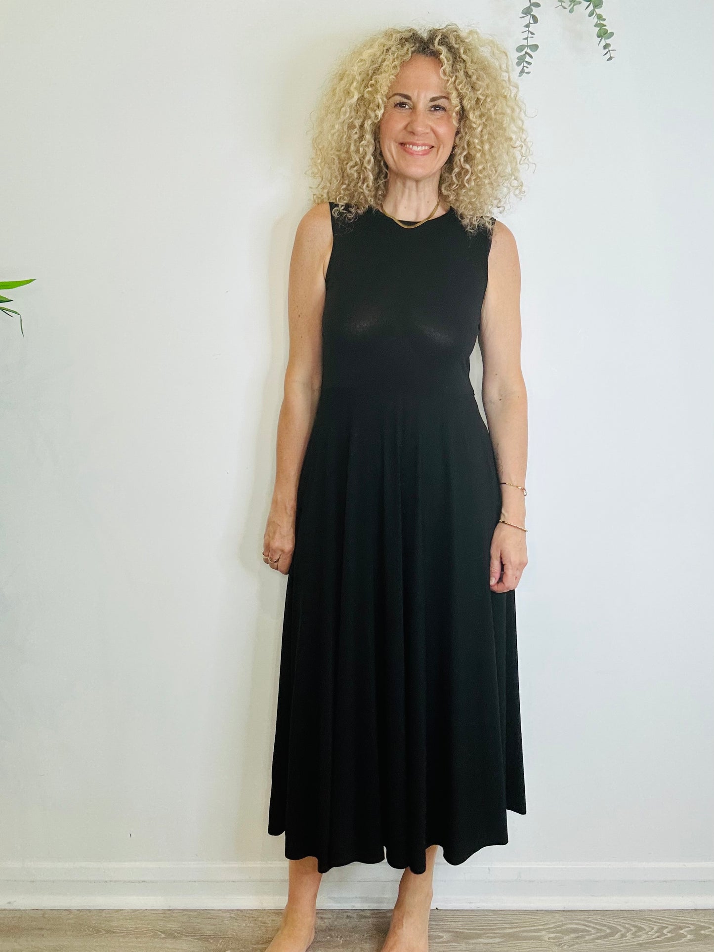 Sleeveless Midi Dress - Size M