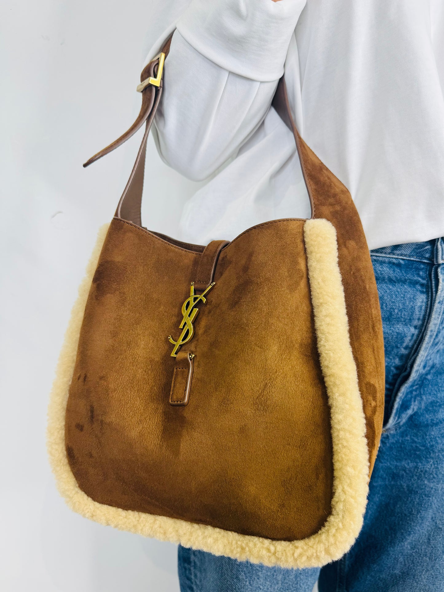 Small Le 5 à 7 Suede Shoulder Bag