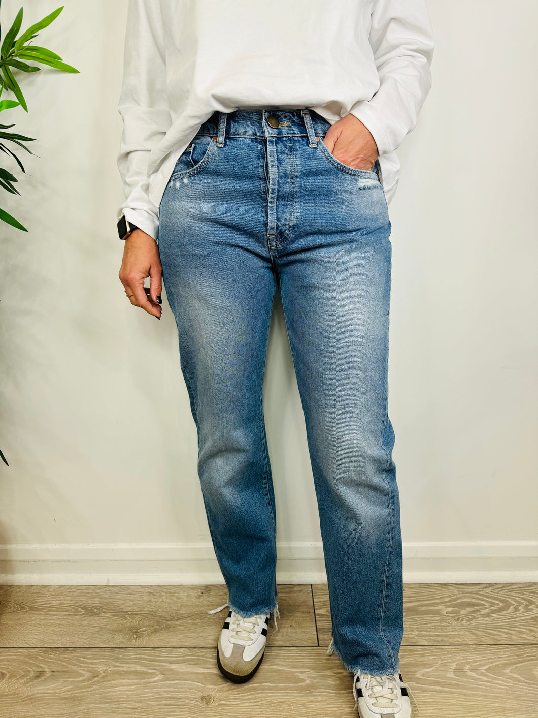 Straight Leg Jeans - Size 30