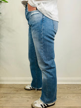 Load image into Gallery viewer, Straight Leg Jeans - Size 30
