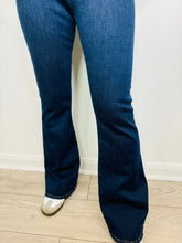 Load image into Gallery viewer, Bardot Jetset Jeans - Size 2
