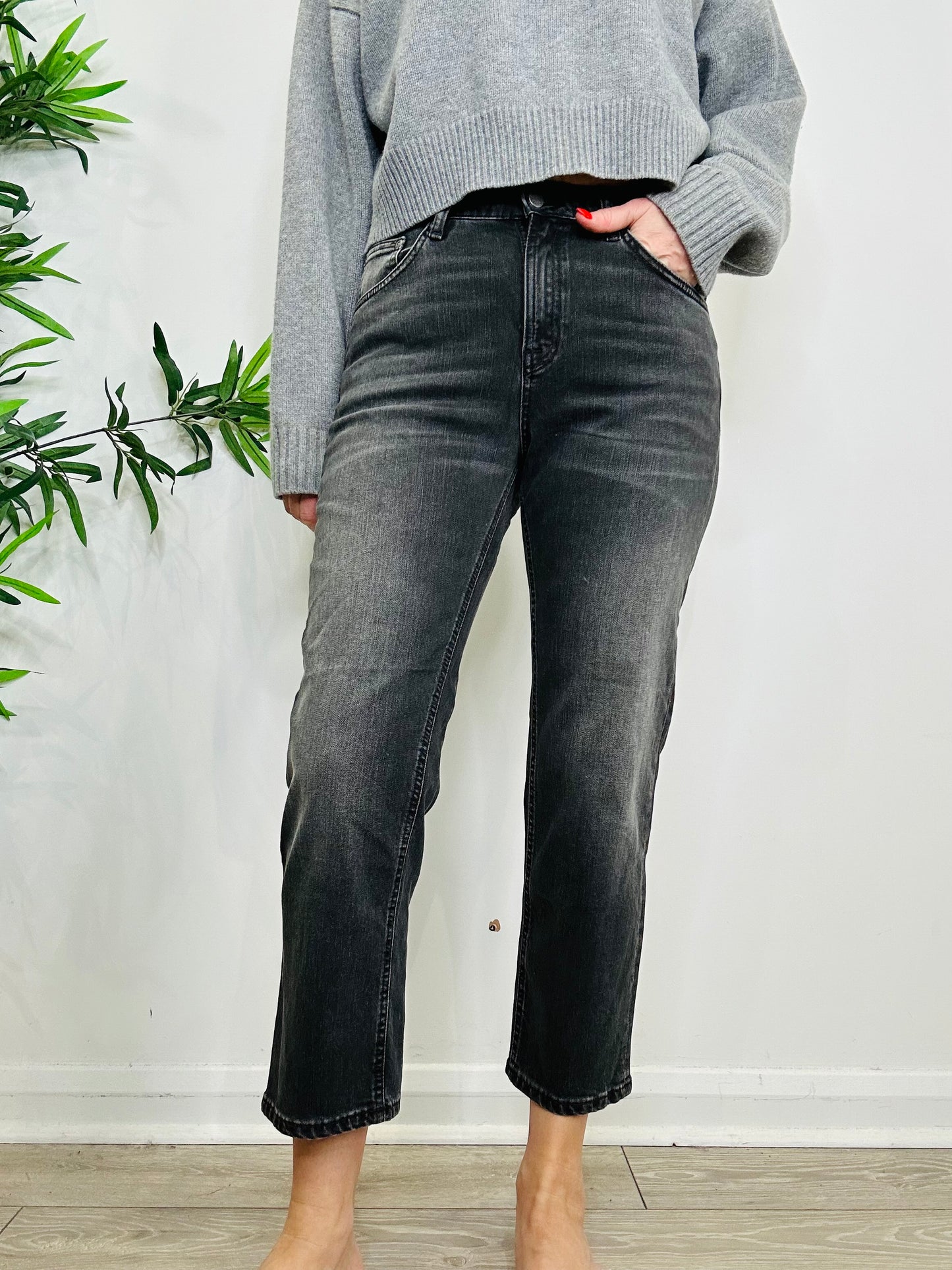 Sally Straight Jeans - Size 29