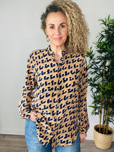 Load image into Gallery viewer, Silk Leopard Print Shirt - Size L

