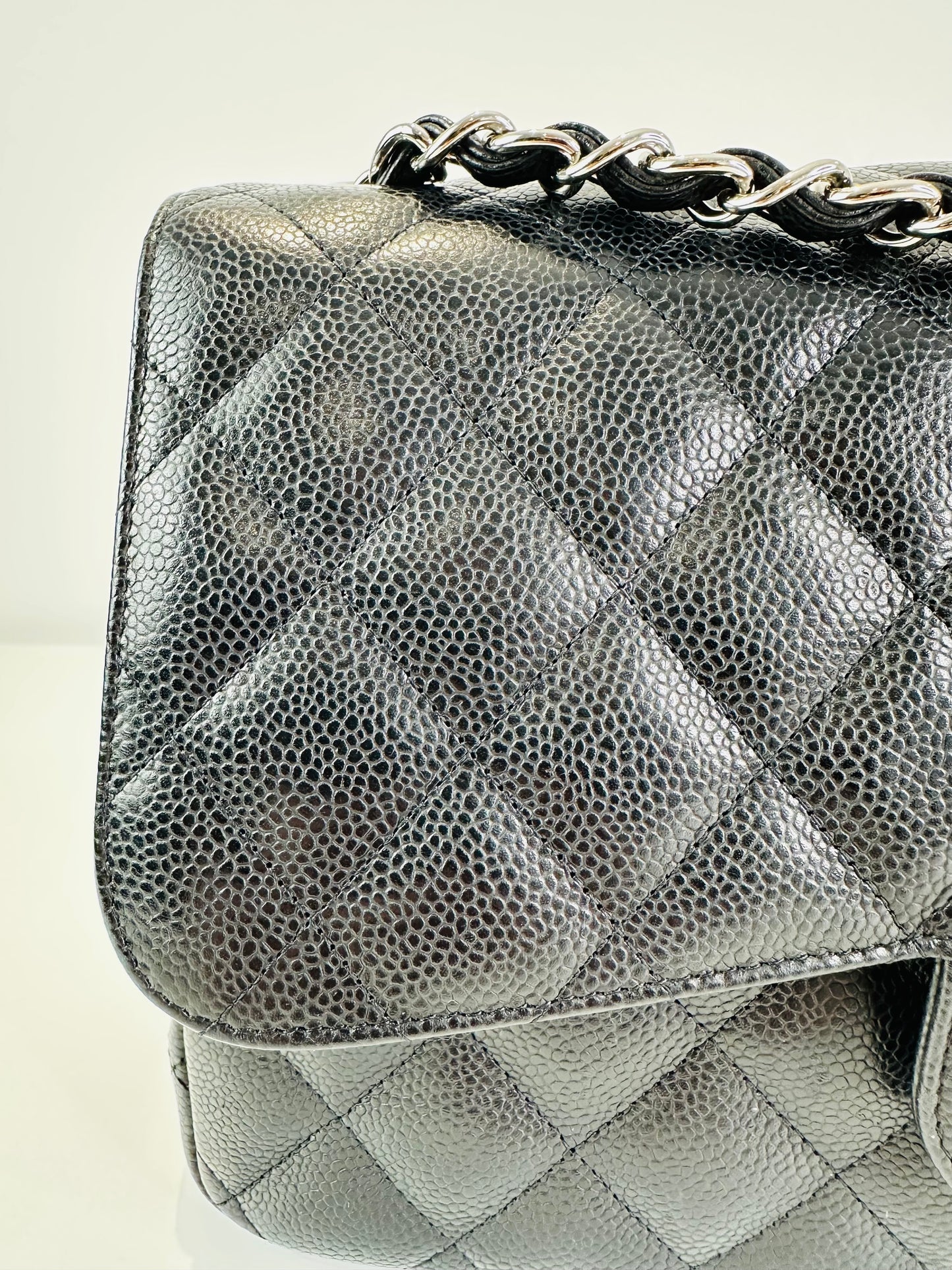 Jumbo Classic Caviar Leather Double Flap Bag