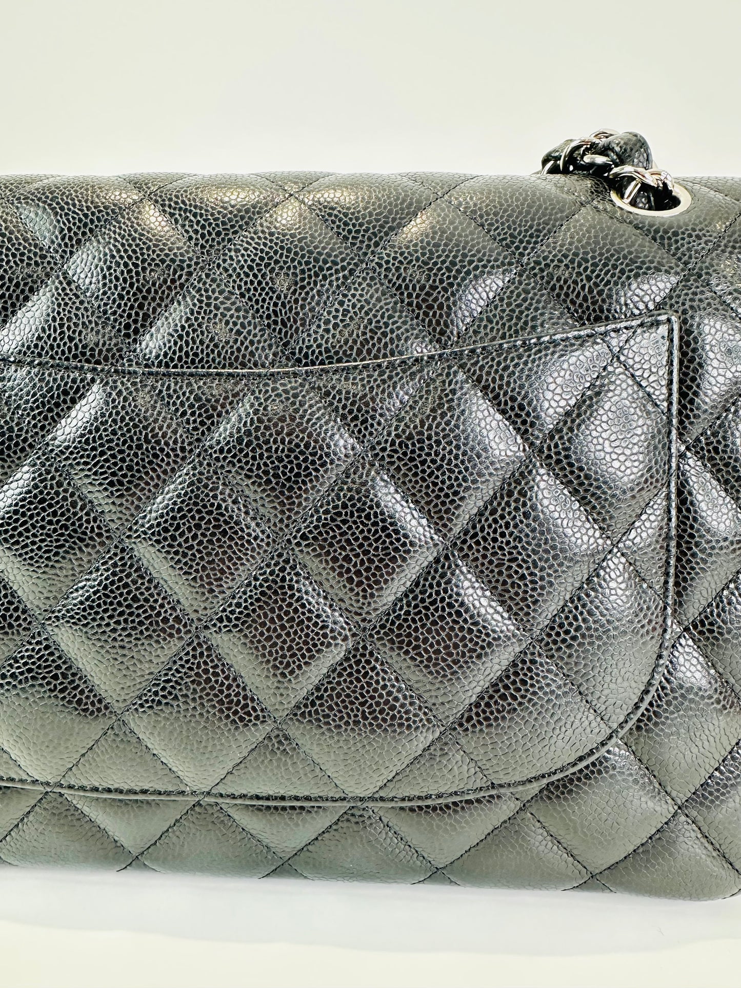 Jumbo Classic Caviar Leather Double Flap Bag