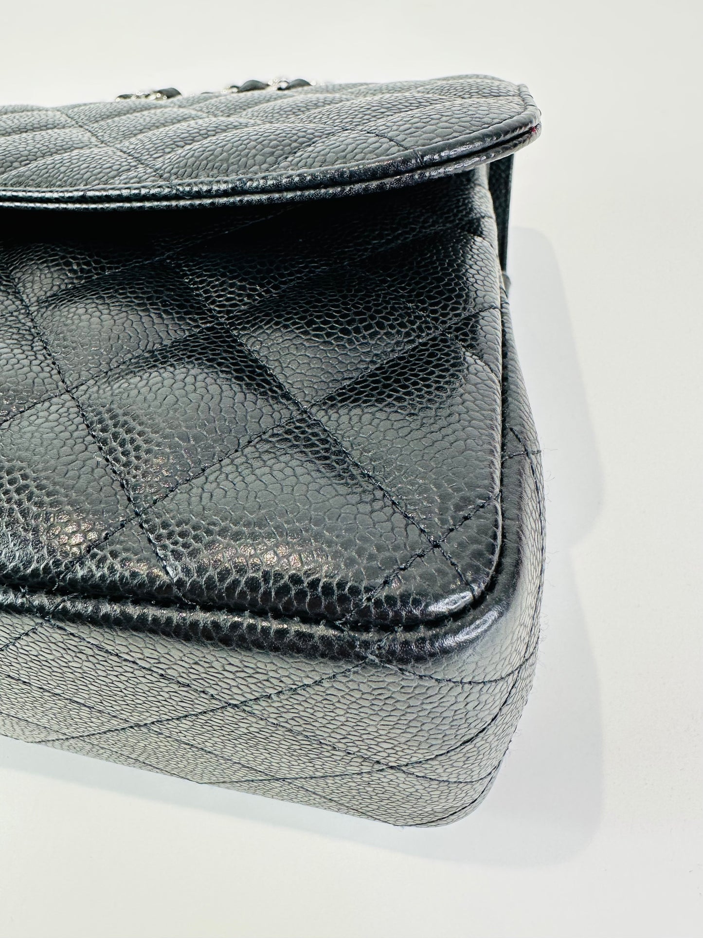 Jumbo Classic Caviar Leather Double Flap Bag