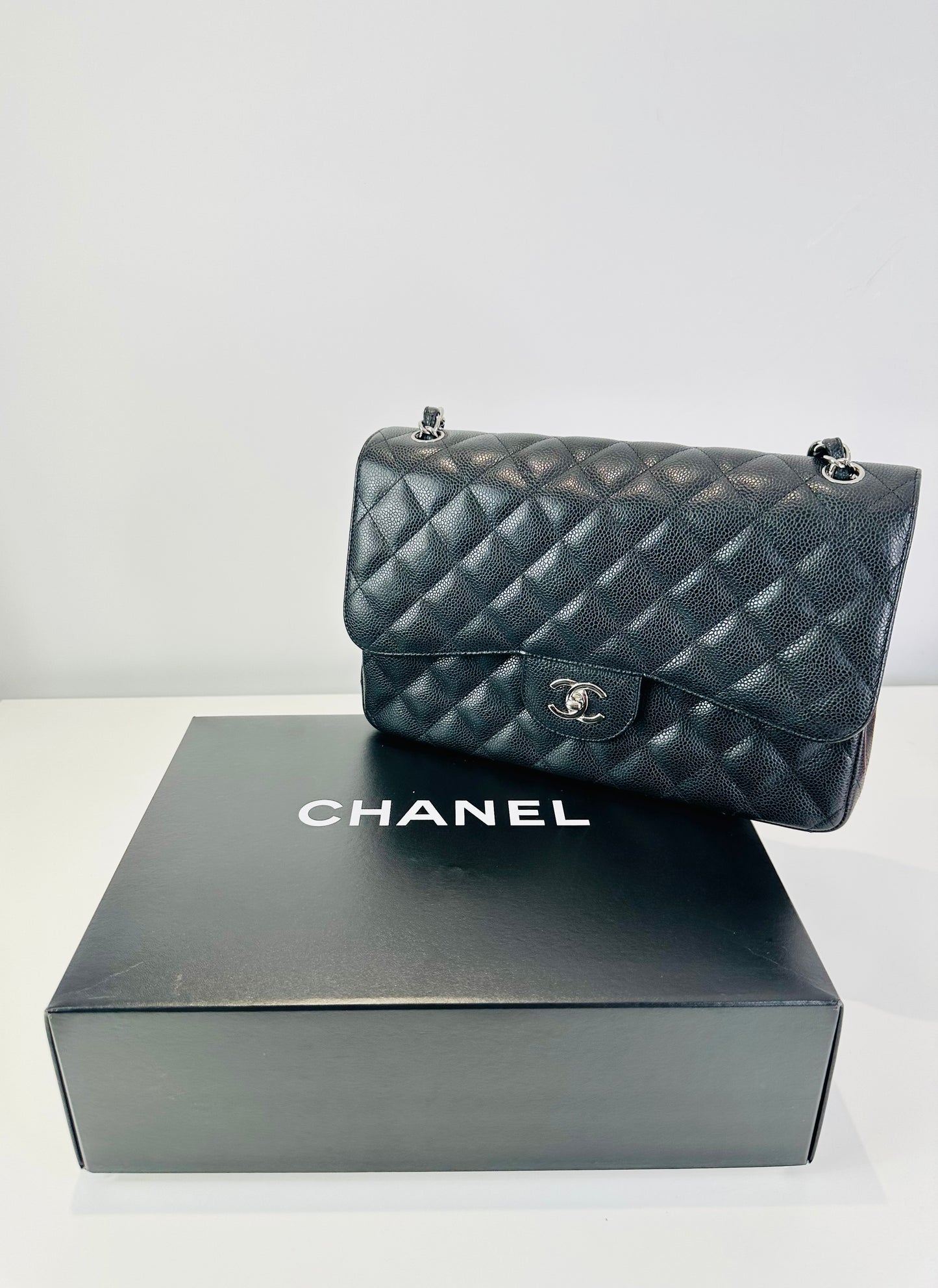 Jumbo Classic Caviar Leather Double Flap Bag